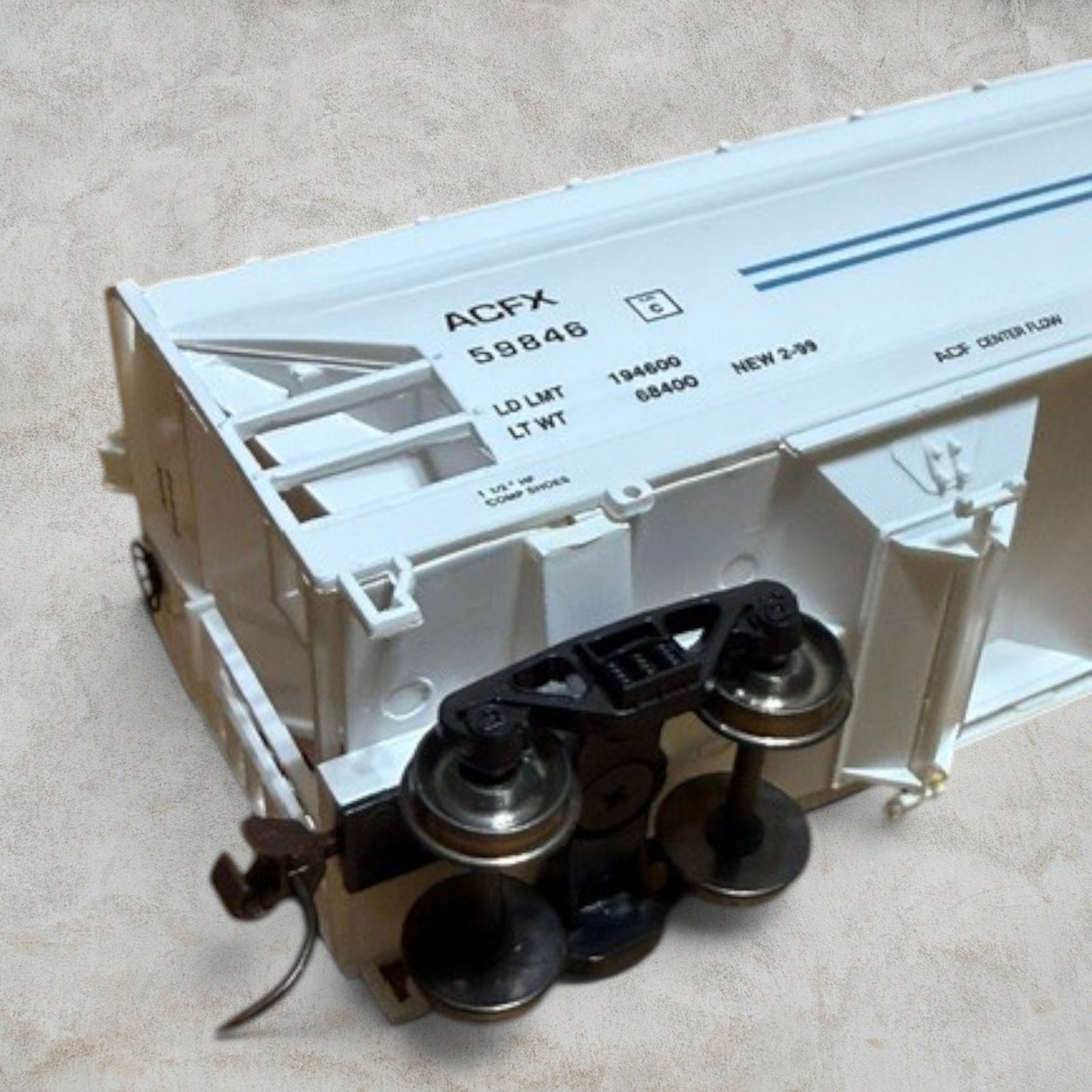#1365 Bachmann Silver Series HO Scale OMYA 56′ ACF Center-Flow Hopper ACFX #5984