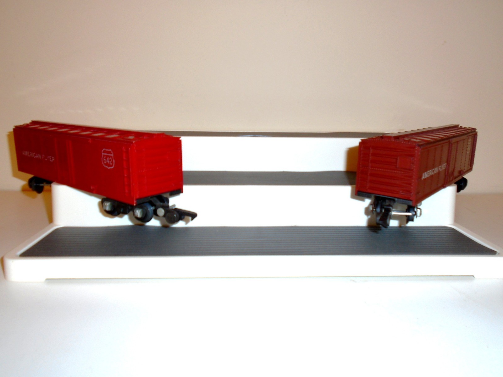 642 AMERICAN FLYER REEFERS (2) TUSCAN & RED S GAUGE VINTAGE 1952