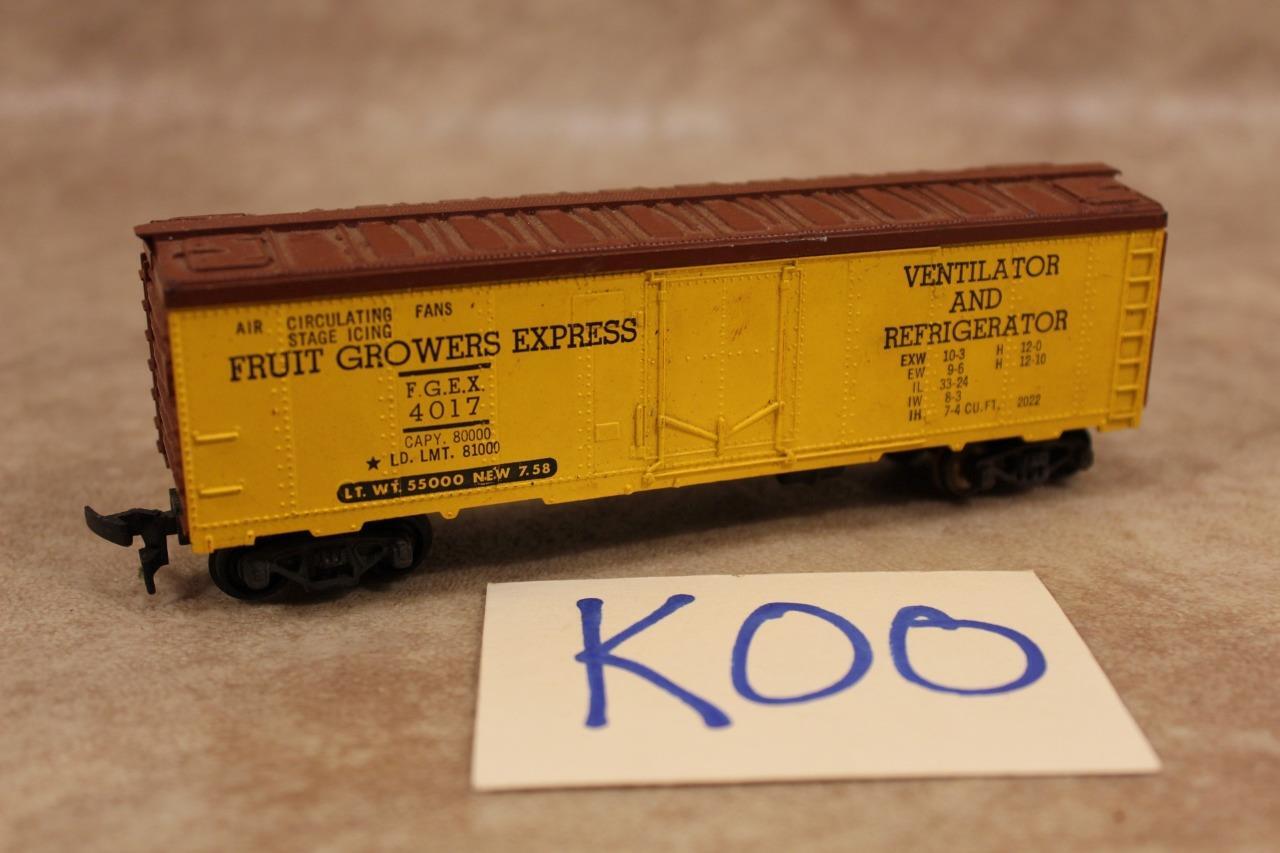 K00B VINTAGE HO SCALE REEFER FGEX 4017 FRUIT GROWERS EXPRESS