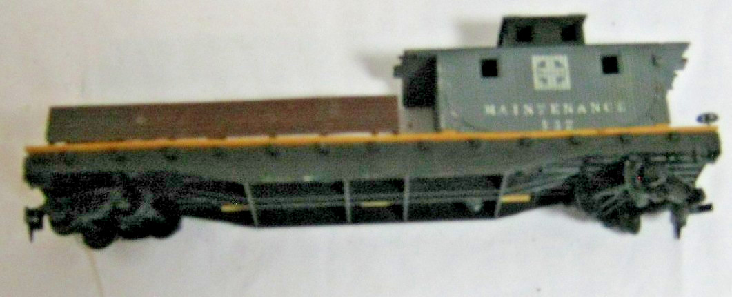 Tyco HO Scale Santa Fe Track Maintenance 932 Caboose Type Car