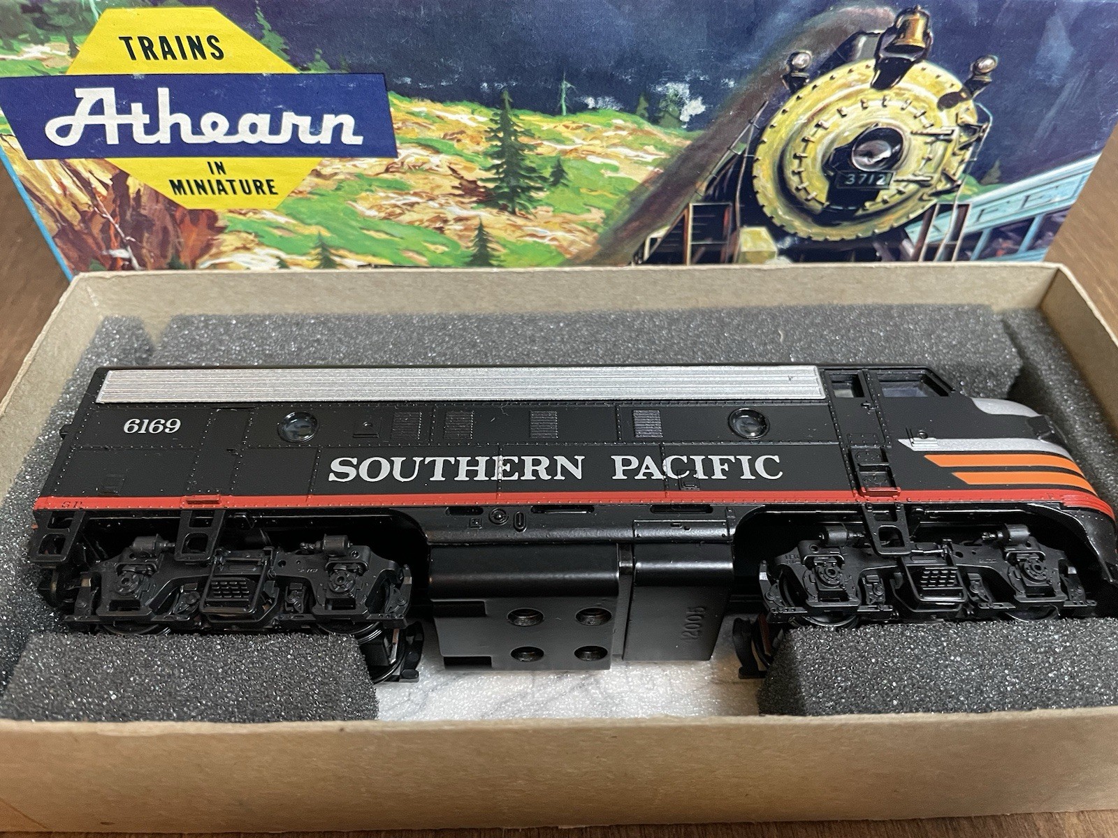 HO ATHEARN 3041 F7A SOUTHERN PACIFIC SP BLACK WIDOW DUMMY