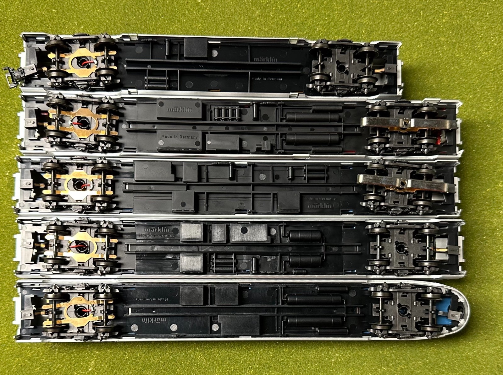 Marklin 43600 HO 3-Rail AC 5pc Amtrak