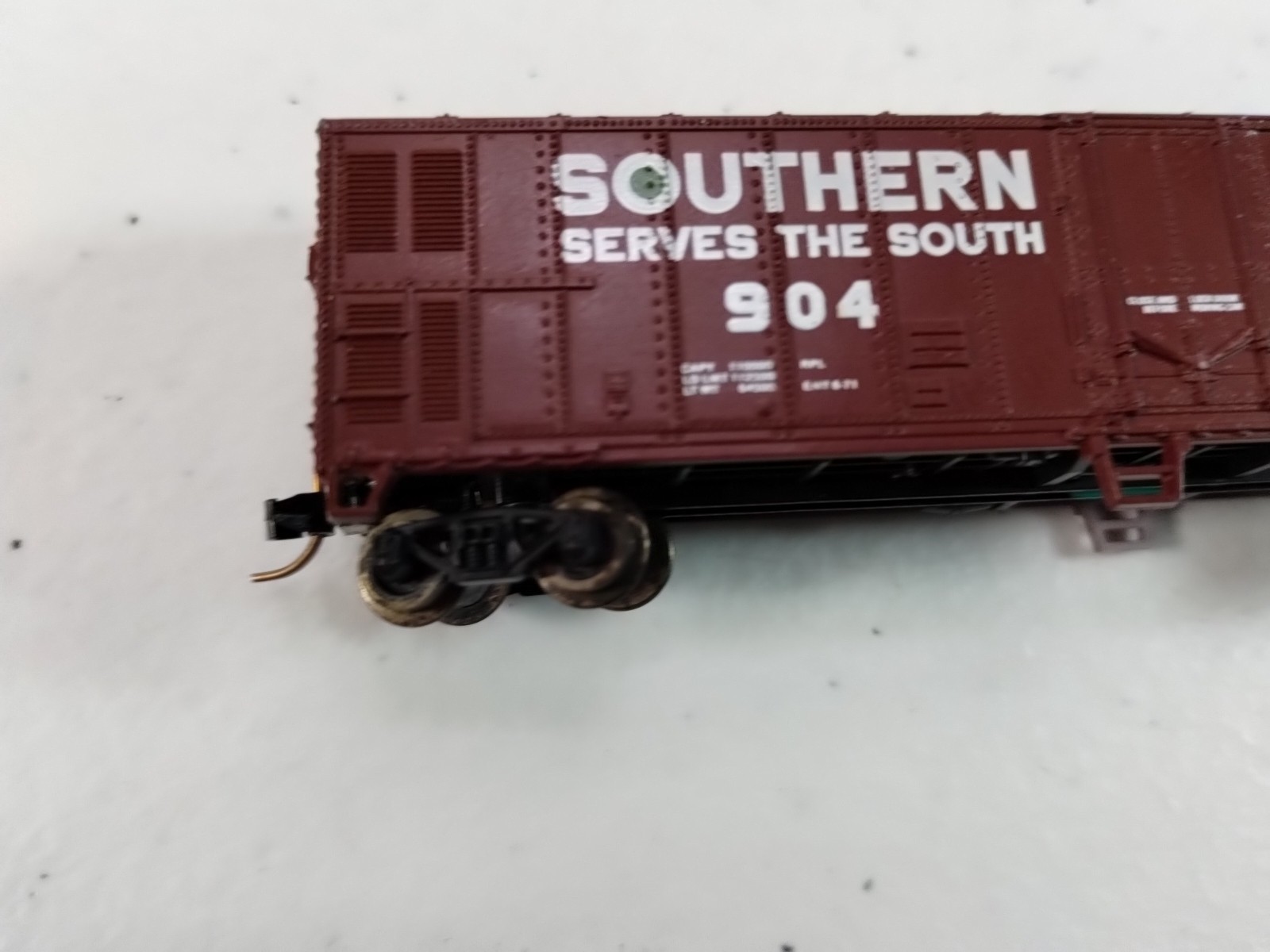 Atlas 3655 Southern Railway #904 50′ Reefer MTL Body Mount Couplers N Scale
