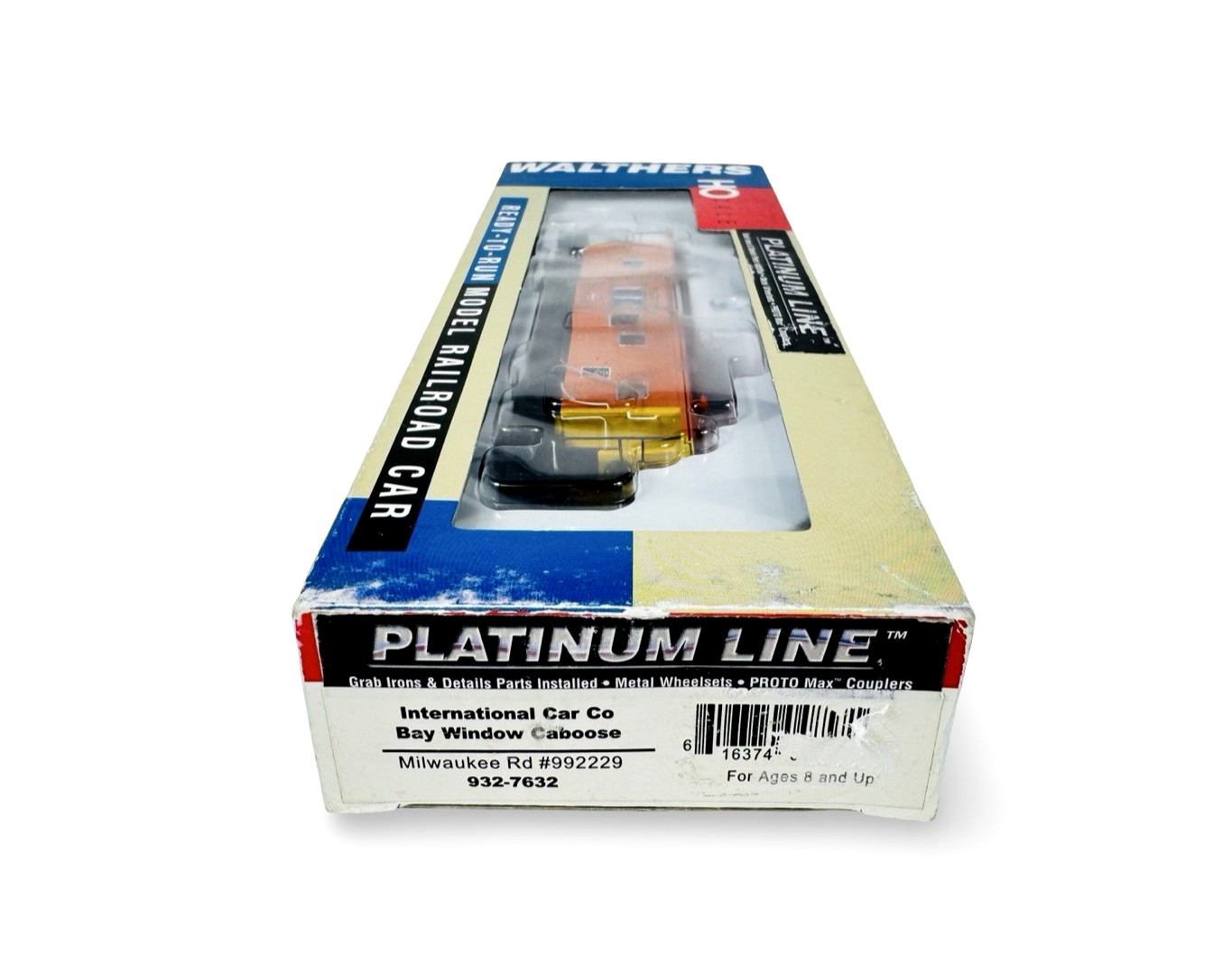 932-7632 Walthers HO 1/87 Milwaukee Road (#992229) Bay Window Caboose