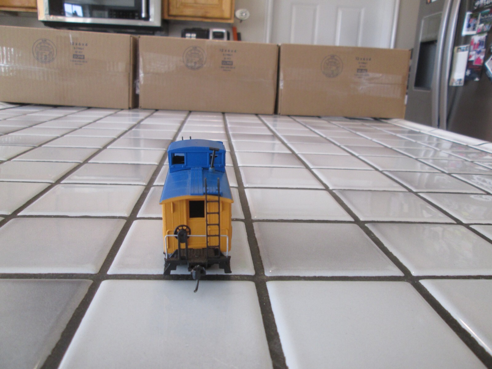 AMTRAK caboose car HO SCALE