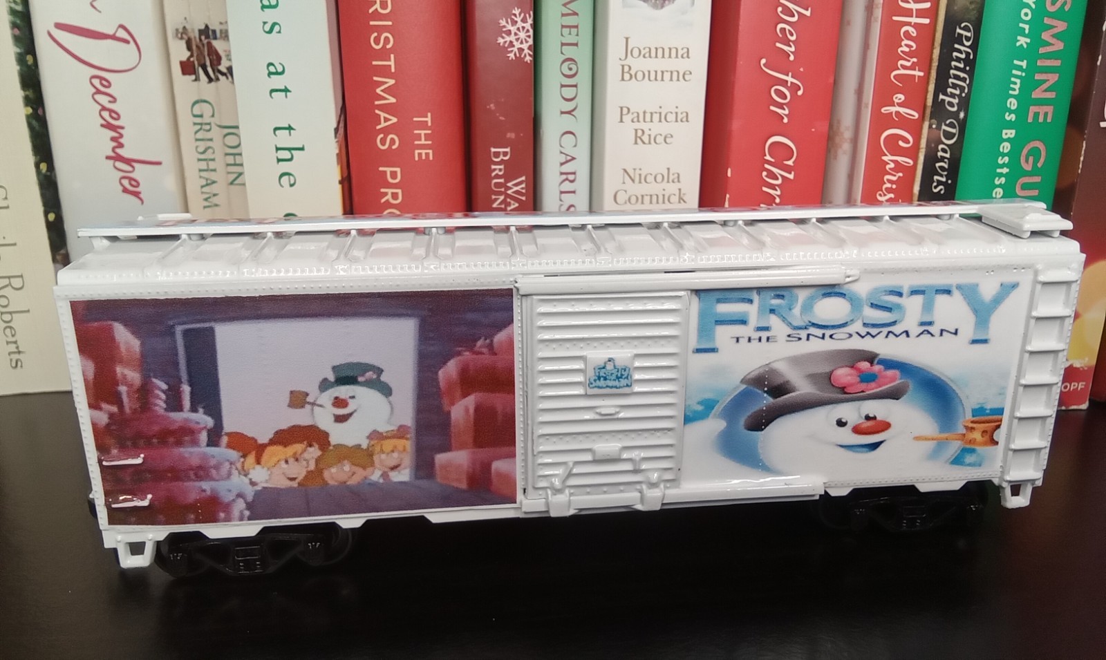 HO scale FROSTY THE SNOWMAN Christmas tree HO scale model train boxcar athearn