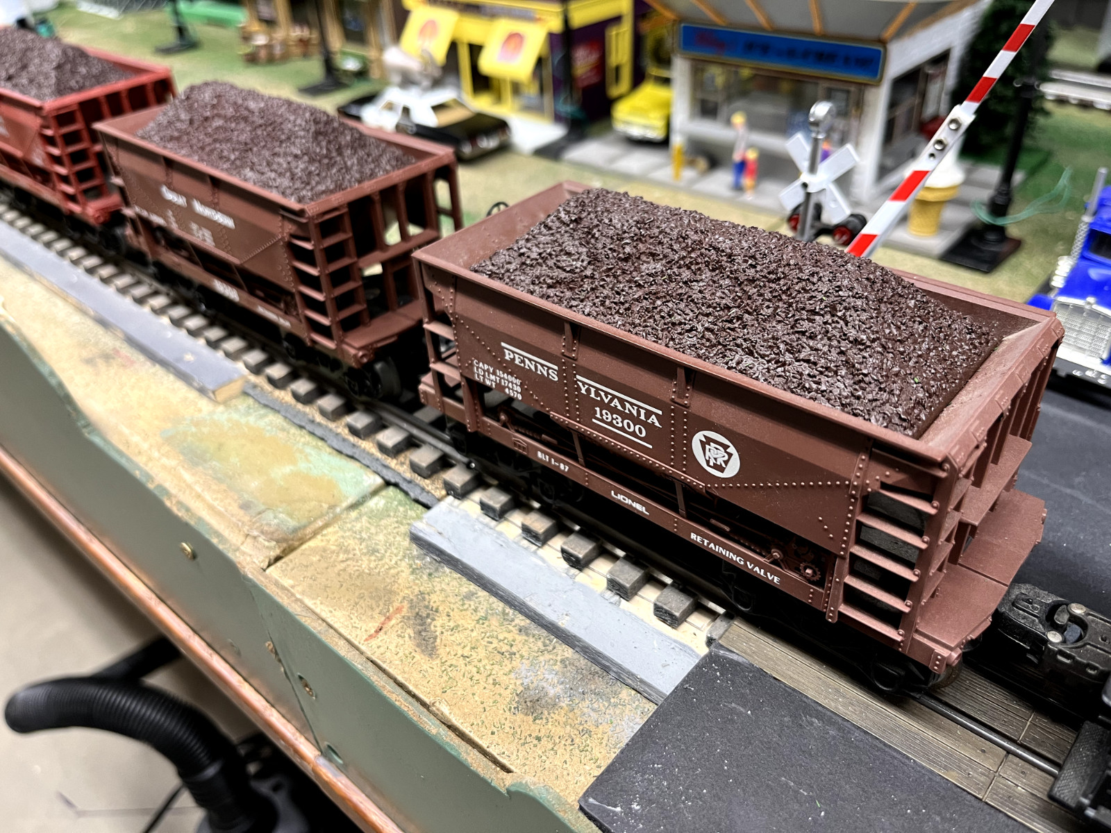 Ore Car Load, Hopper Car Load for Lionel Ore Car made from 1984 MPC – Modern