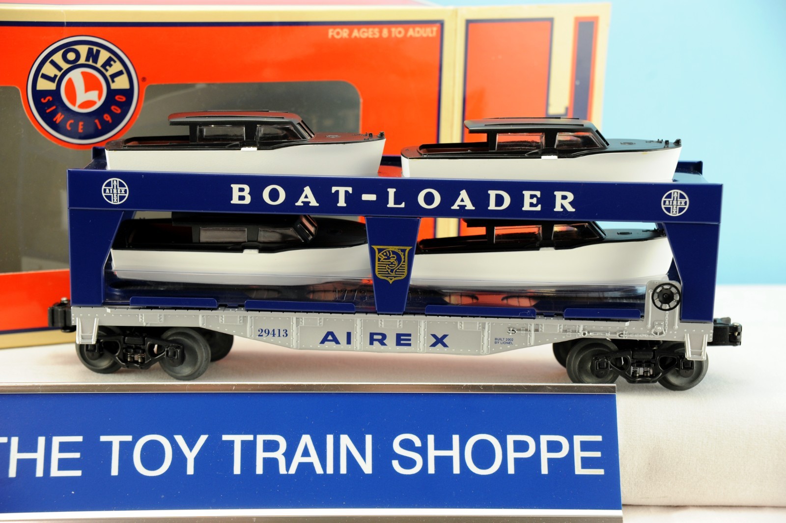 LIONEL 29413 AIREX BOAT LOADER W 4 BOATS. NEW IN BOX.