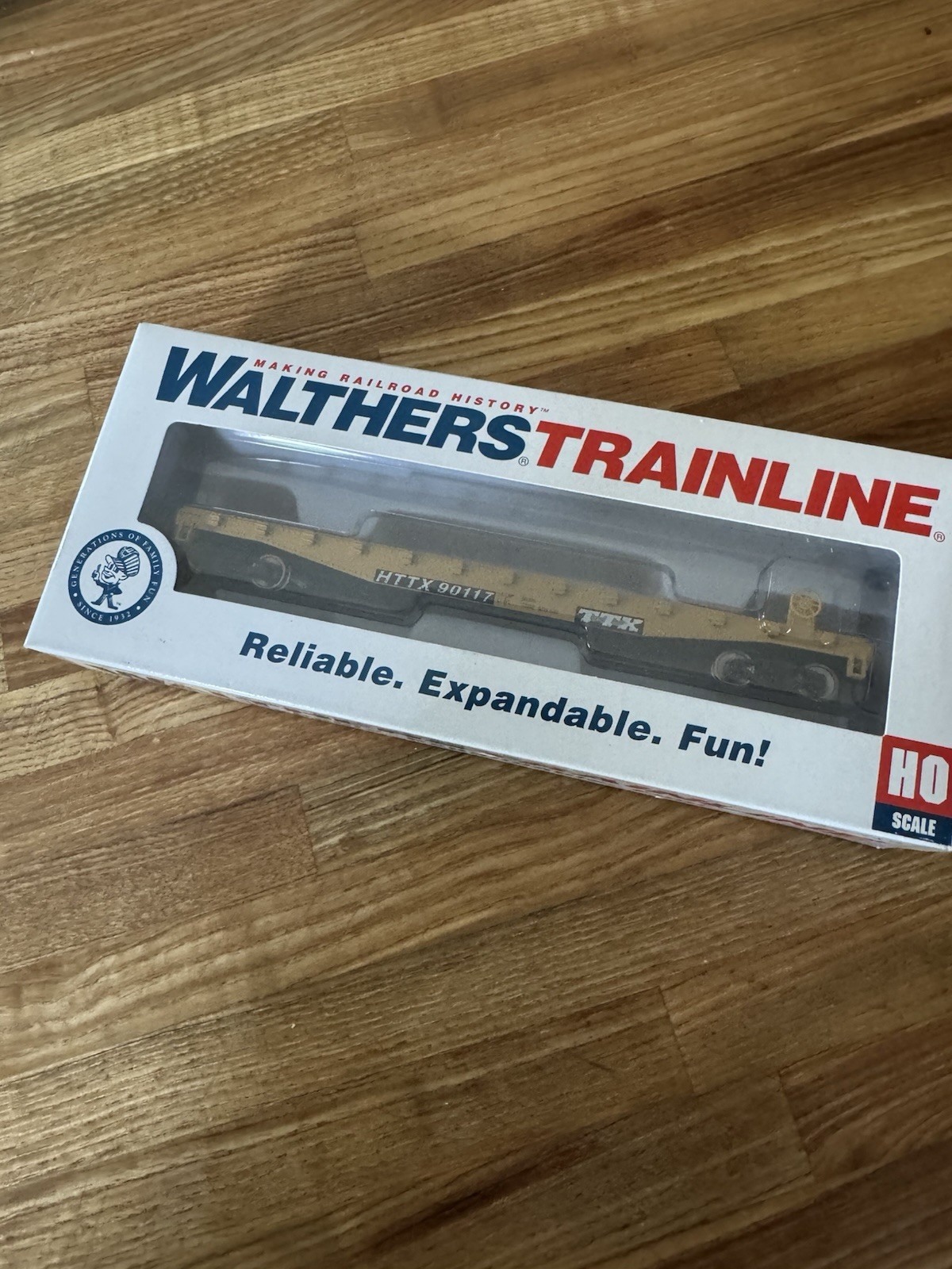 Walthers Trainline HO HTTX Flat Car TTX Yellow/Black 931-1463