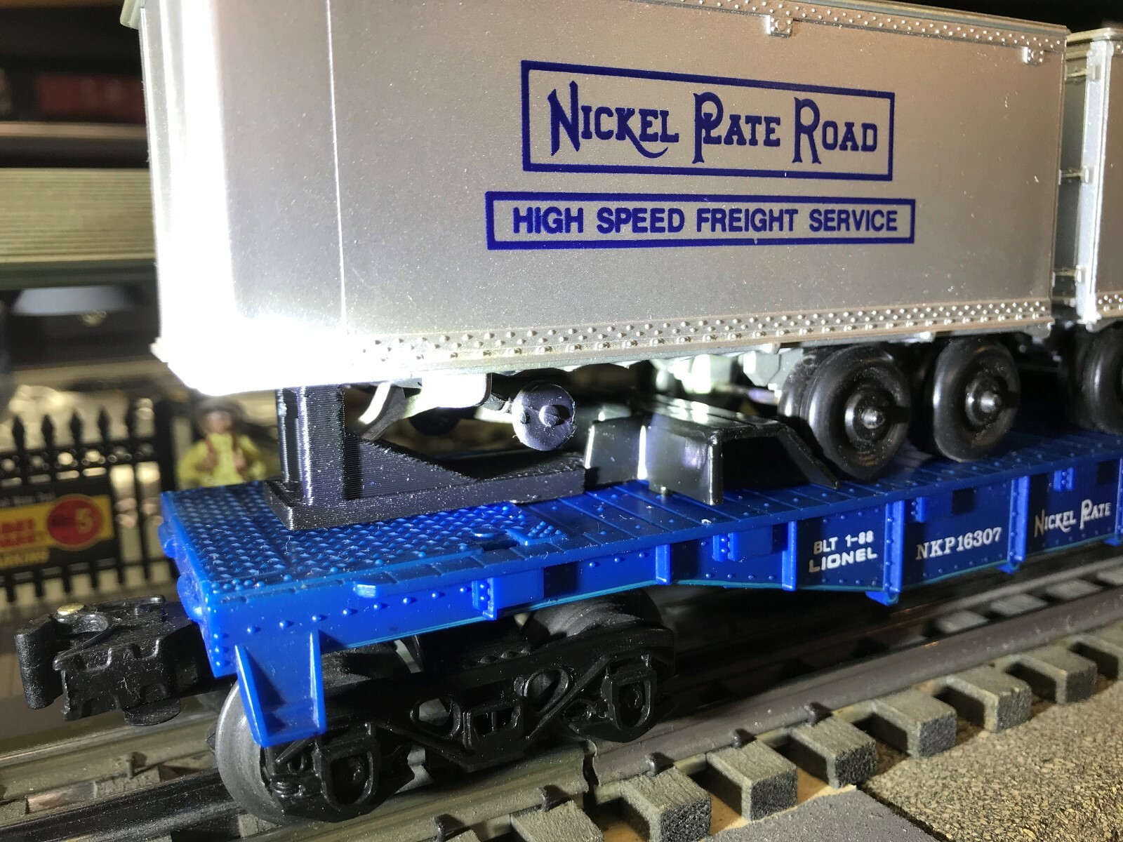 Lionel Piggyback Trailer Stand Kit for MPC/Modern