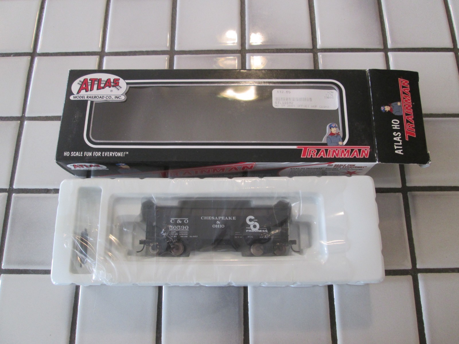 ATLAS CHESAPEAKE & OHIO HOPPER CAR HO SCALE