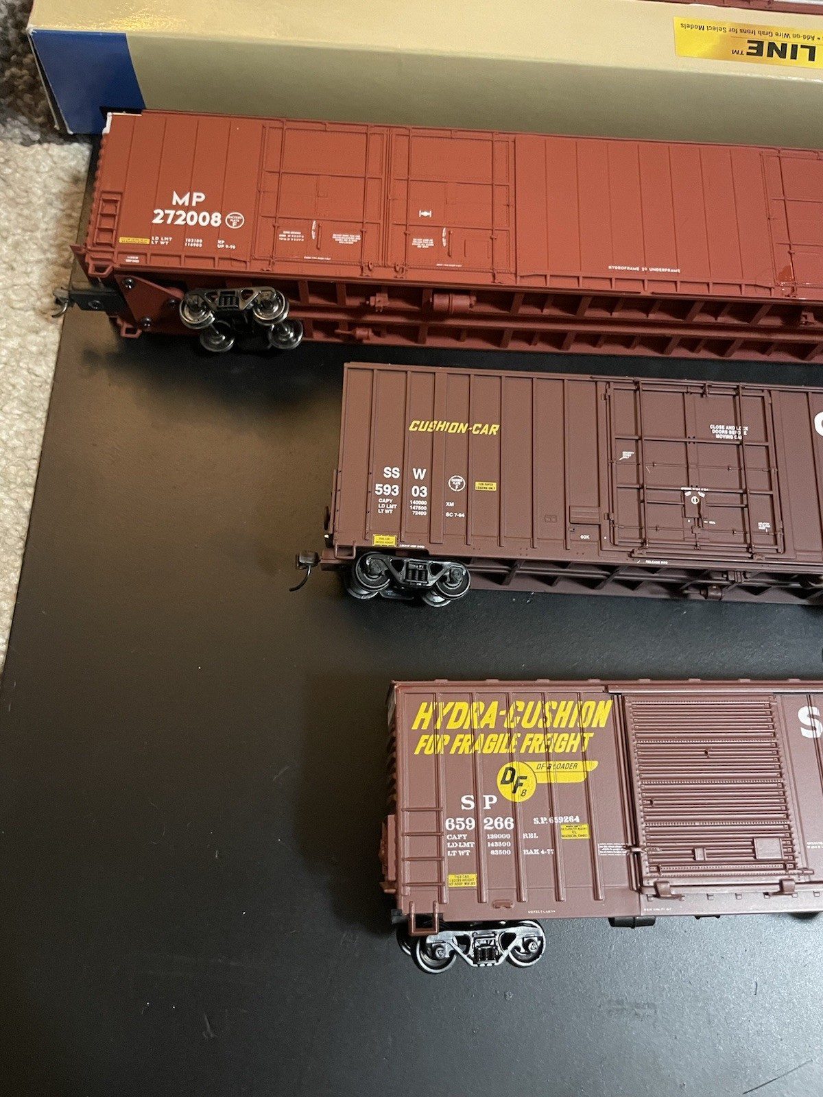 Ho Boxcars Lot of 4 – 2 Walthers ho 86’ High cube + 2 Boxcars