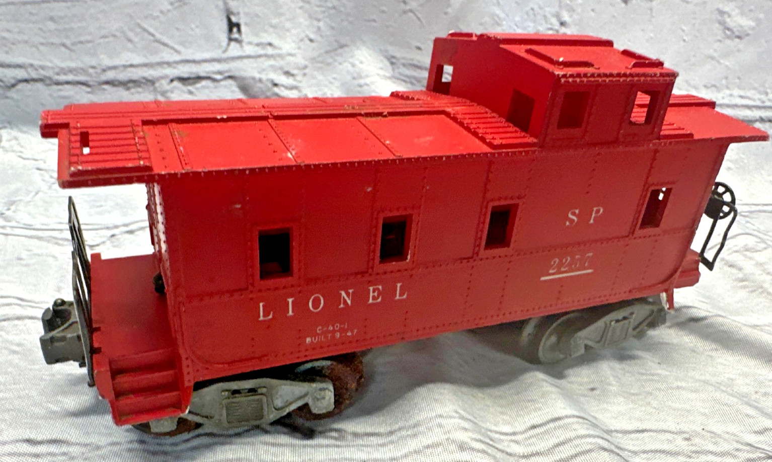Vintage Postwar Lionel 2257 Southern Pacific SP Caboose Red O Gauge