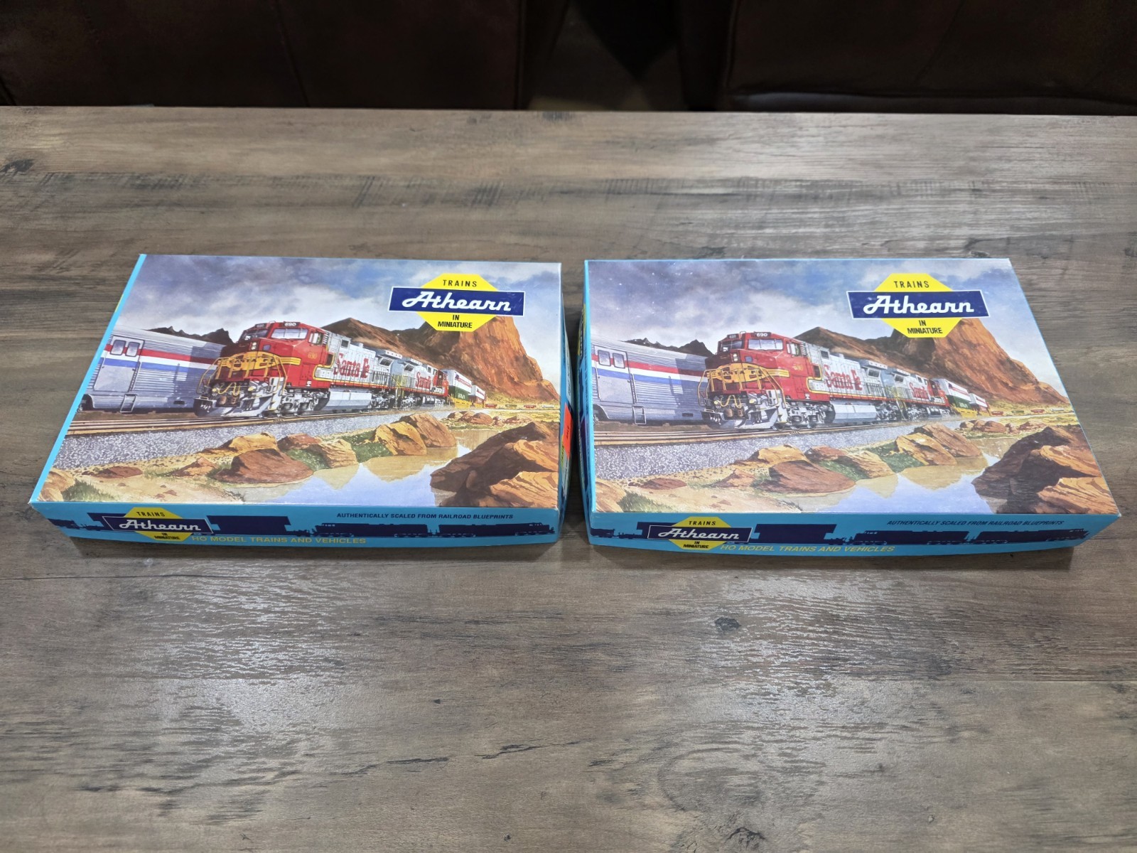 Athearn HO Scale C&S Freight Car Set Ready-to-Go Painted Brown & Red