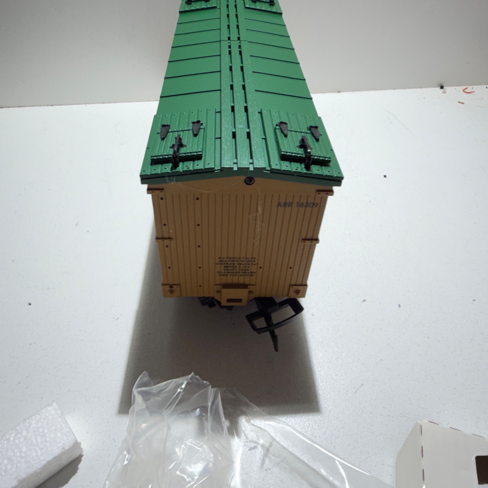 USA Trains #R-16309 Alaskan Brewing Co. Reefer Car Boxed