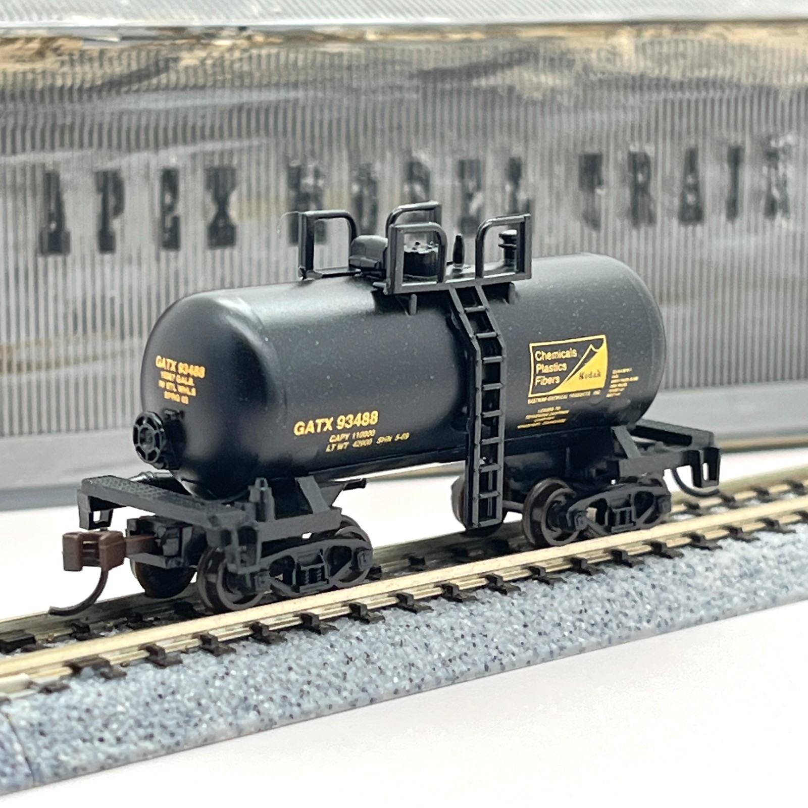 Atlas N Scale 32501 Tennessee Eastman Kodak Beer Can Shorty Tank Car GATX 93488