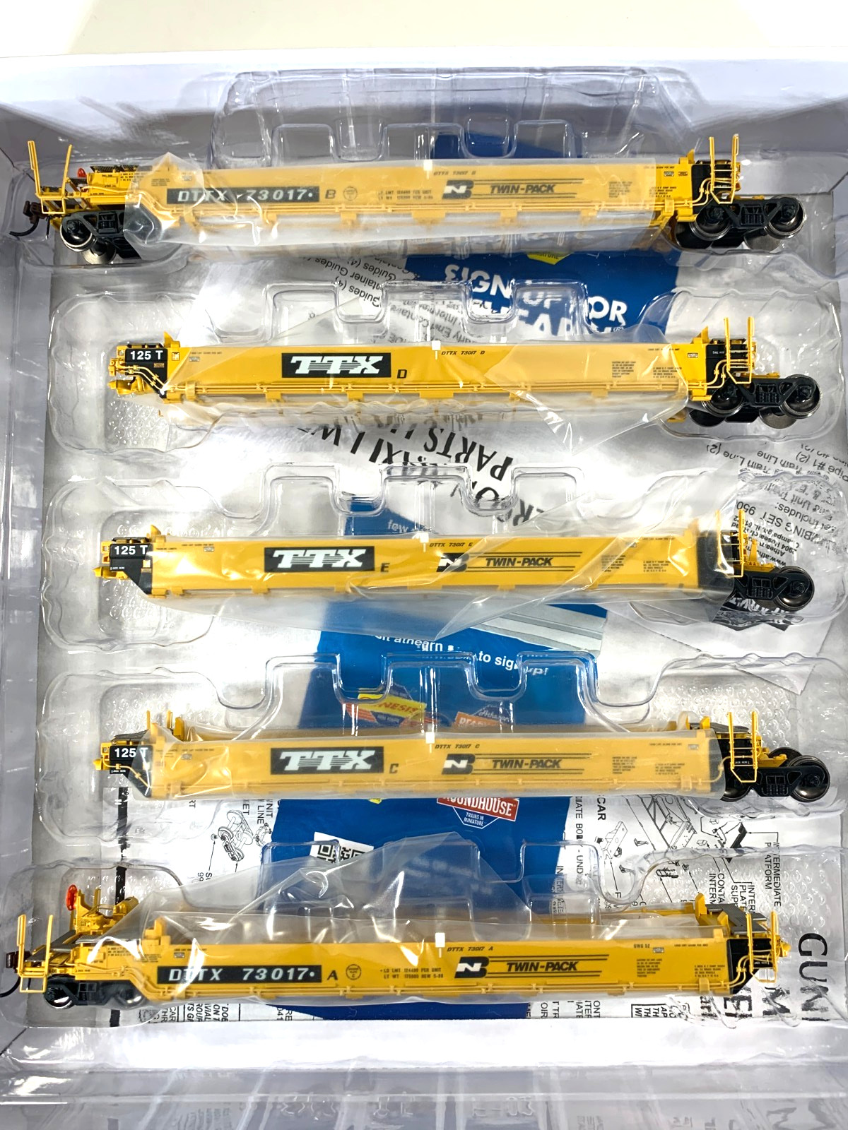 Athearn HO ATH98918 Burlington Northern Maxi Well Cars TTX#73017 – 5 pack
