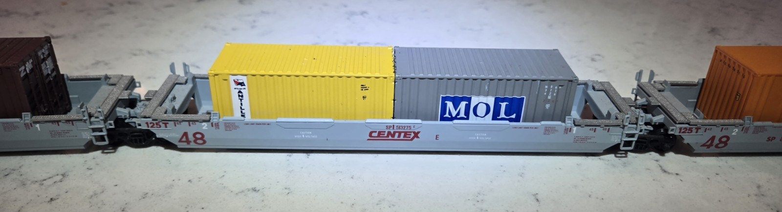 Athearn HO Scale SP Centex Double Stack 5 Cars #513275 with 7 Athearn Containers
