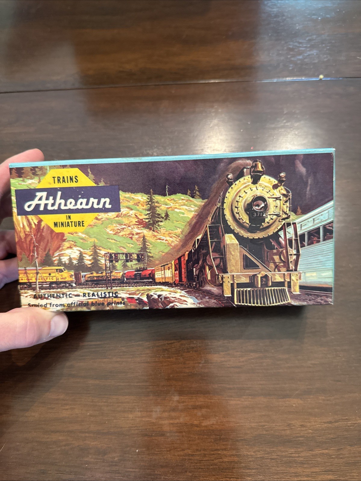 HO Scale Athearn, Rocky Rails ’77 NMRA Convention Box Car, White, KIT