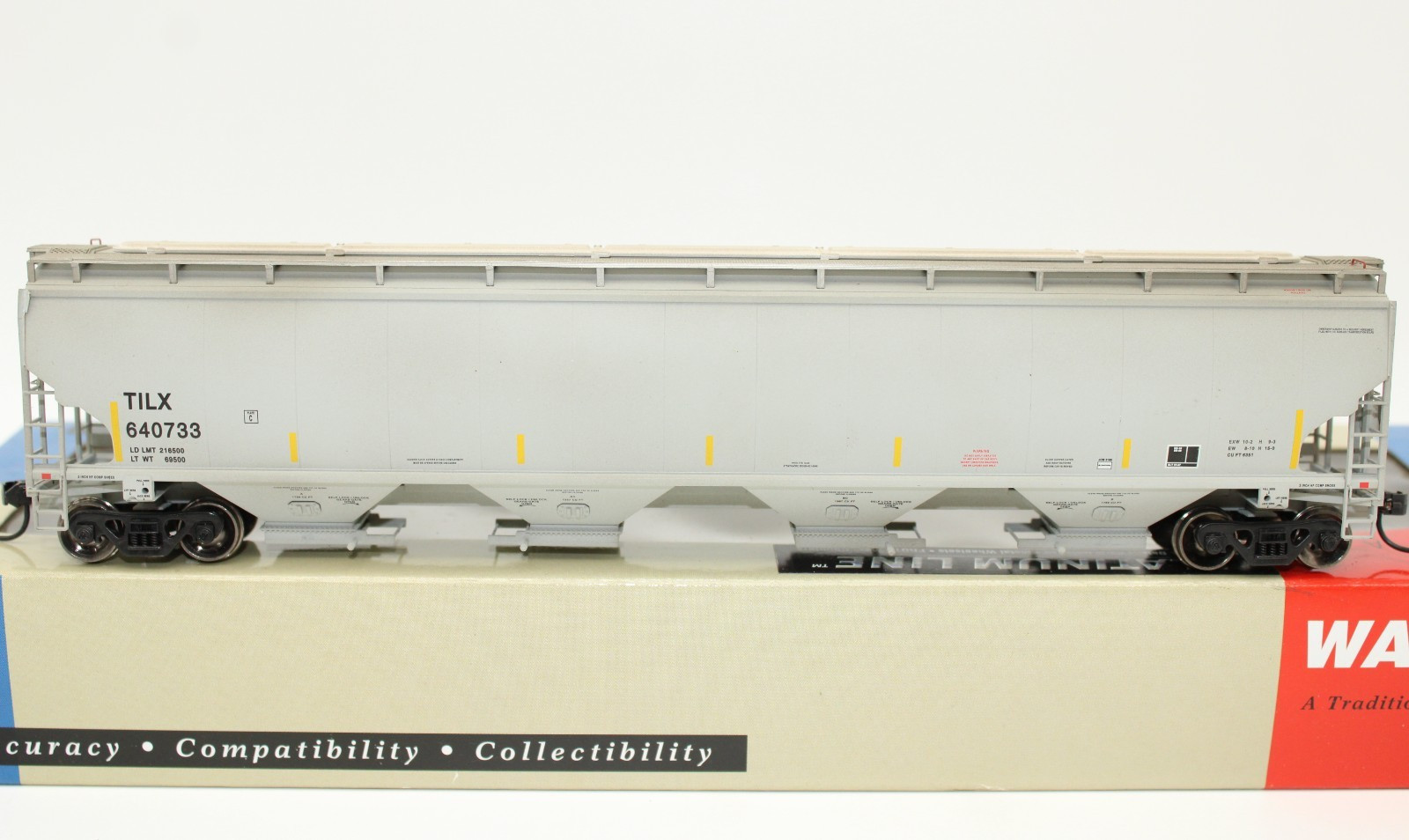 Walthers Platinum HO Scale TILX Trinity 6351 4 Bay Covered Hopper Car Graffiti