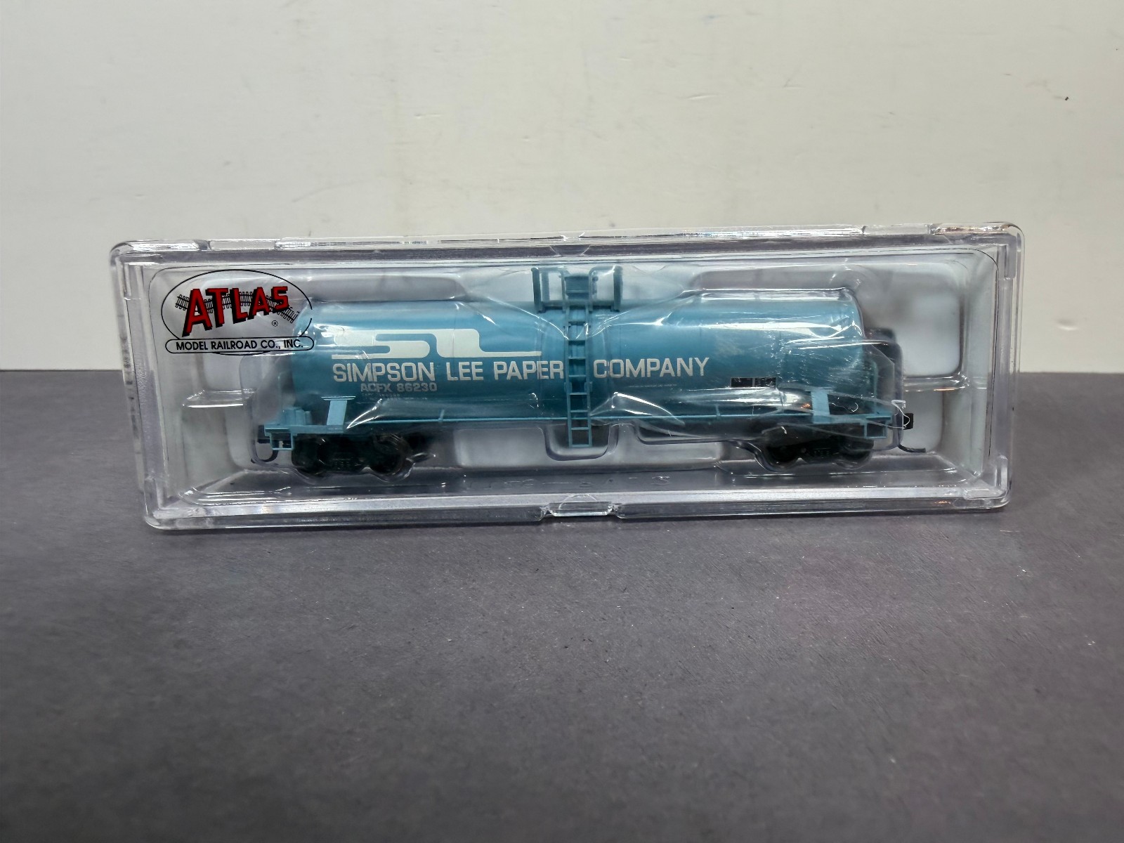 Atlas N Scale Train 40582 Tank Car SIMPSON LEE PAPER ACFX 86230