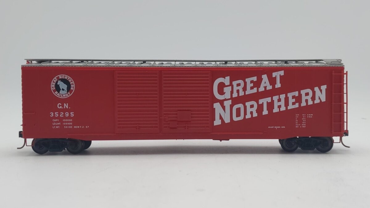 Pacific Rail S Scale Great Northern Sliding Double Door Boxcar #35295