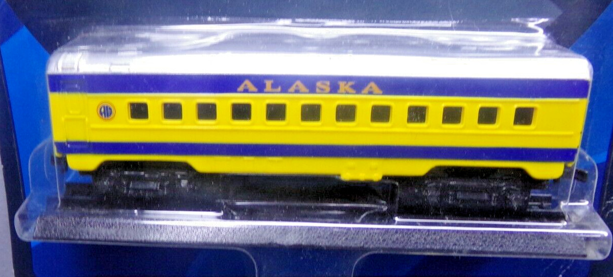 MAISTO ON TRACK DIECAST & PLASTIC ALASKA RR PASSENGER CAR