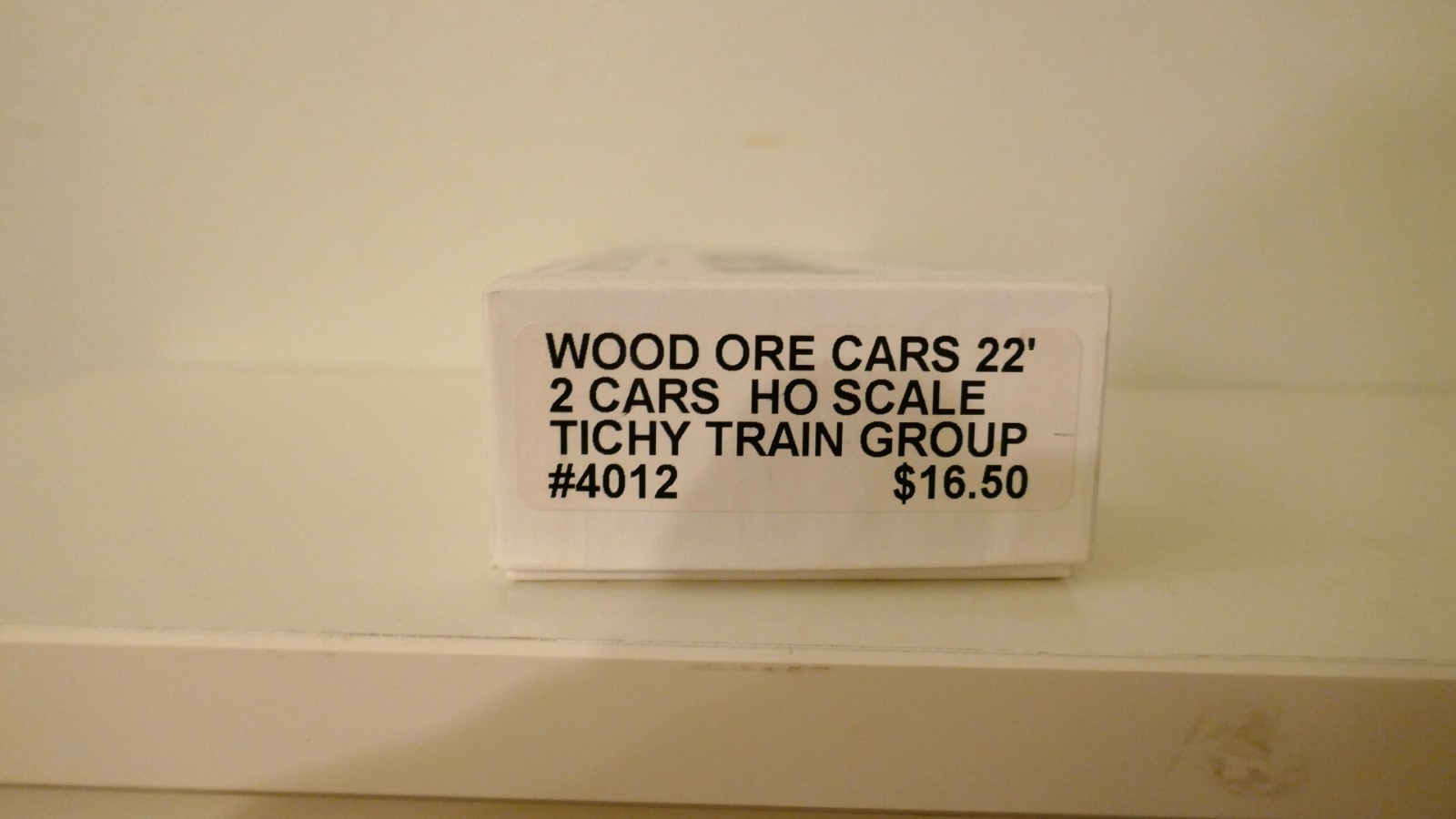 HO Scale Tichy Train Group 4012 Undecorated 22′ Wood Ore Car 2-Pack Kit