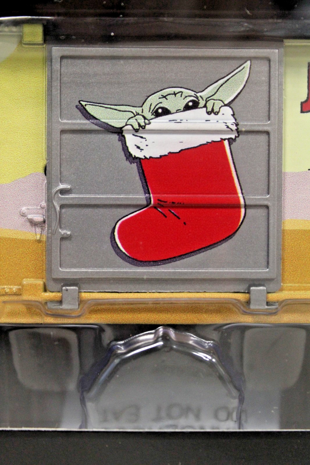 Lionel 2528290 STAR WARS THE MANDALORIAN Grogu Christmas Boxcar – New!!