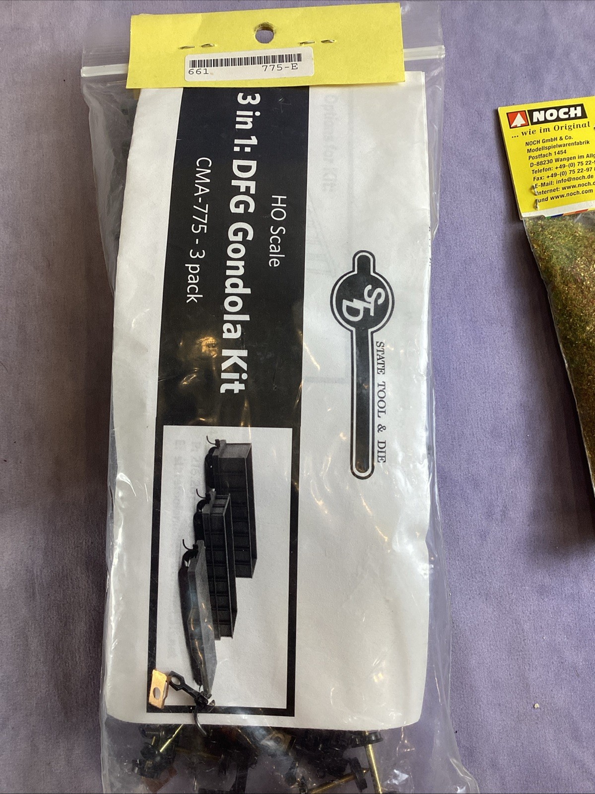 State Line 3 in 1 DFG Gondola HO Scale Kit. Meadow Grass & Coach Partition Kit