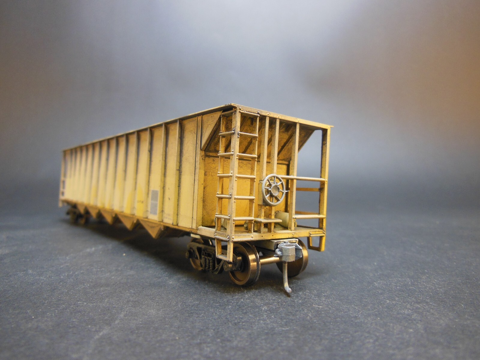 HO SCALE CUSTOM WEATHERED SSIX 5080 ORTNER 5-BAY RAPID DISCHARGE HOPPER