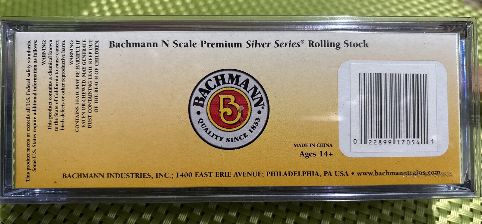 N SCALE BACHMANN 17054 40′ BOXCAR NEW HAVEN BLACK & ORANGE SCHEME D1