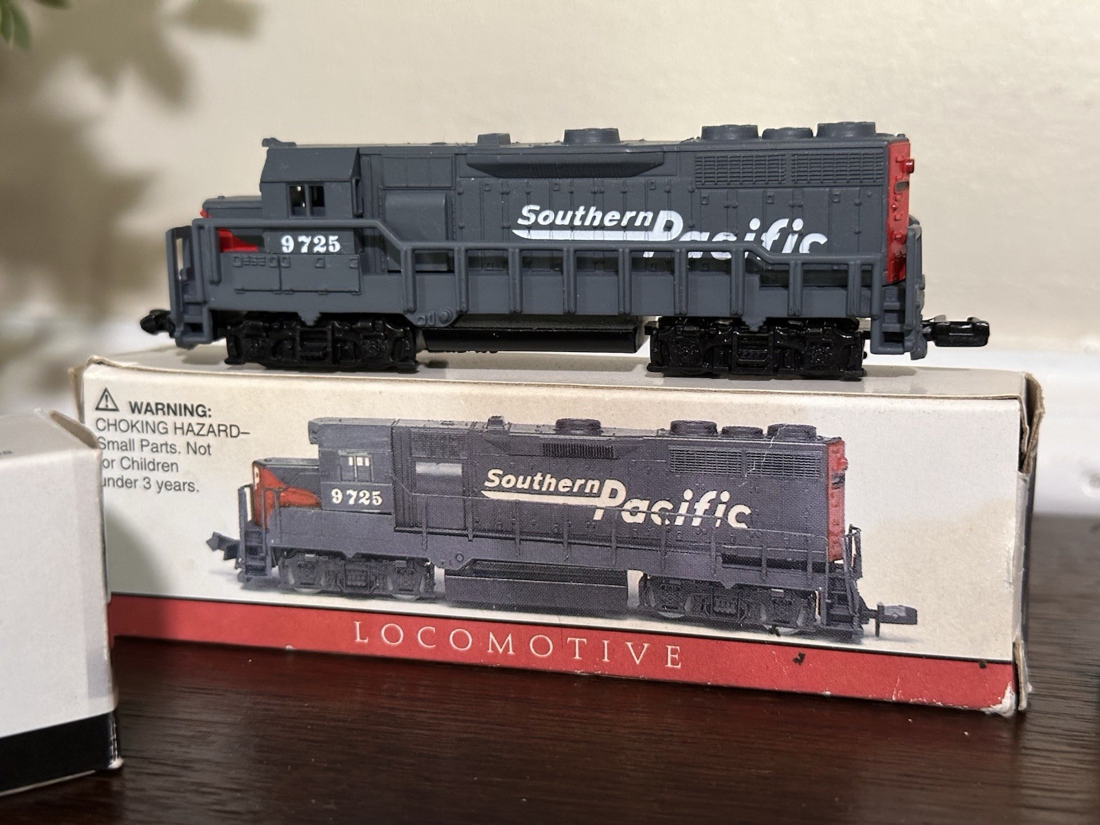 Lot of 10 Vintage Southern Pacific Trains New in Original Box
