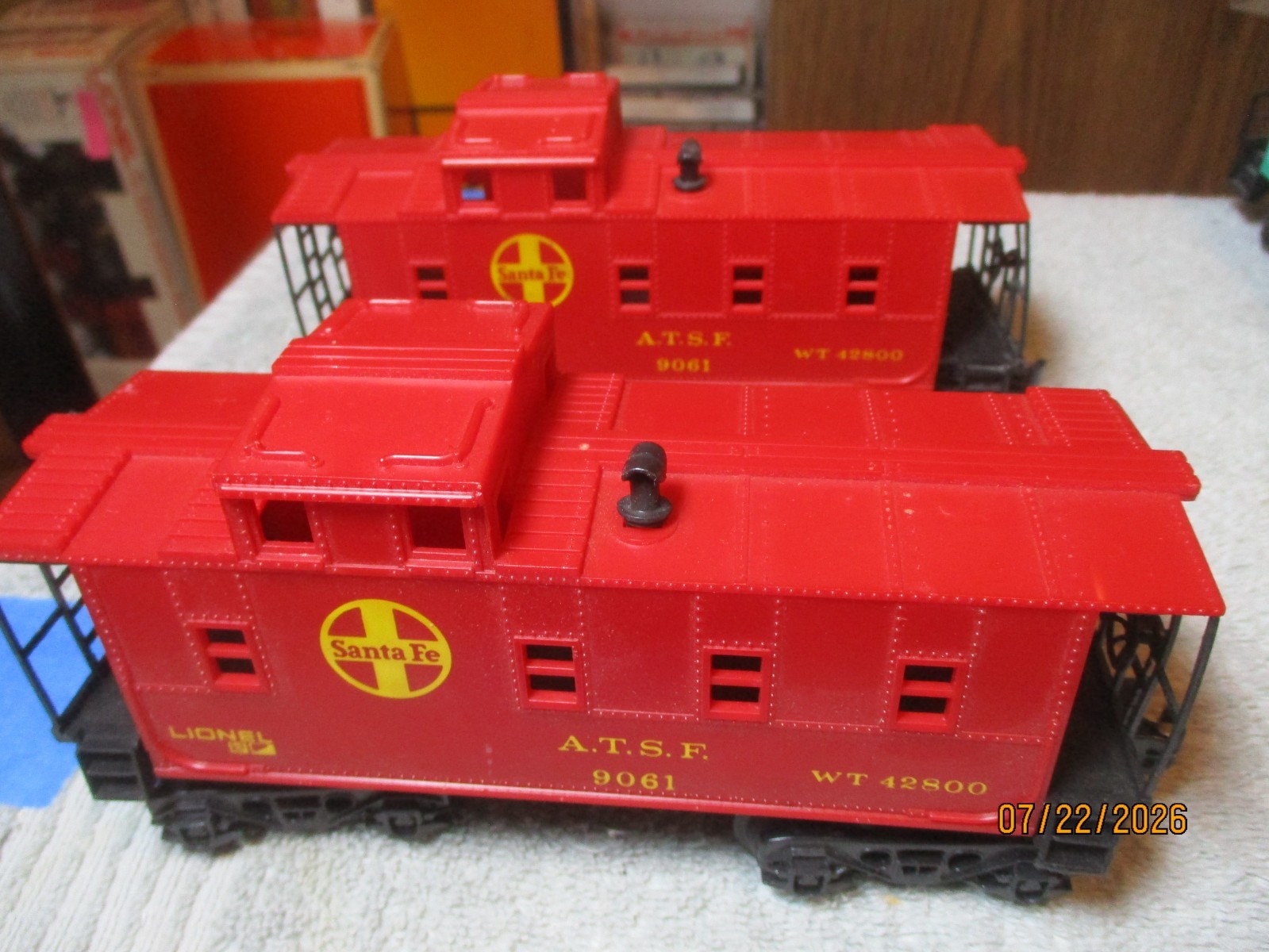 Lot of (2) LIONEL MPC O Gauge #9061 ATSF Santa Fe Red Caboose Excellent Cond.