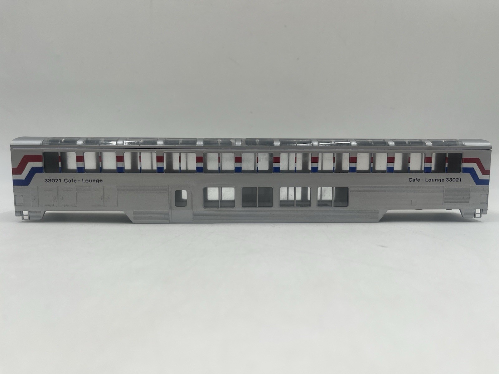 Ho Scale Con Cor 0001-000842 Superliner Amtrak Phase III Cafe Lounge