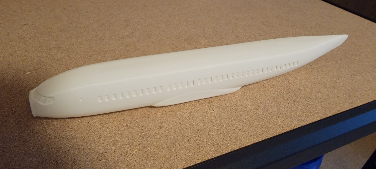 HO Scale Boeing 737 Fuselage and Cargo 11″ or 15.25″