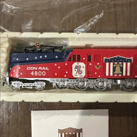 AHM Conrail Bicentennial Spirit of 76 GG-1 Limited Edition HO Scale Locomotive