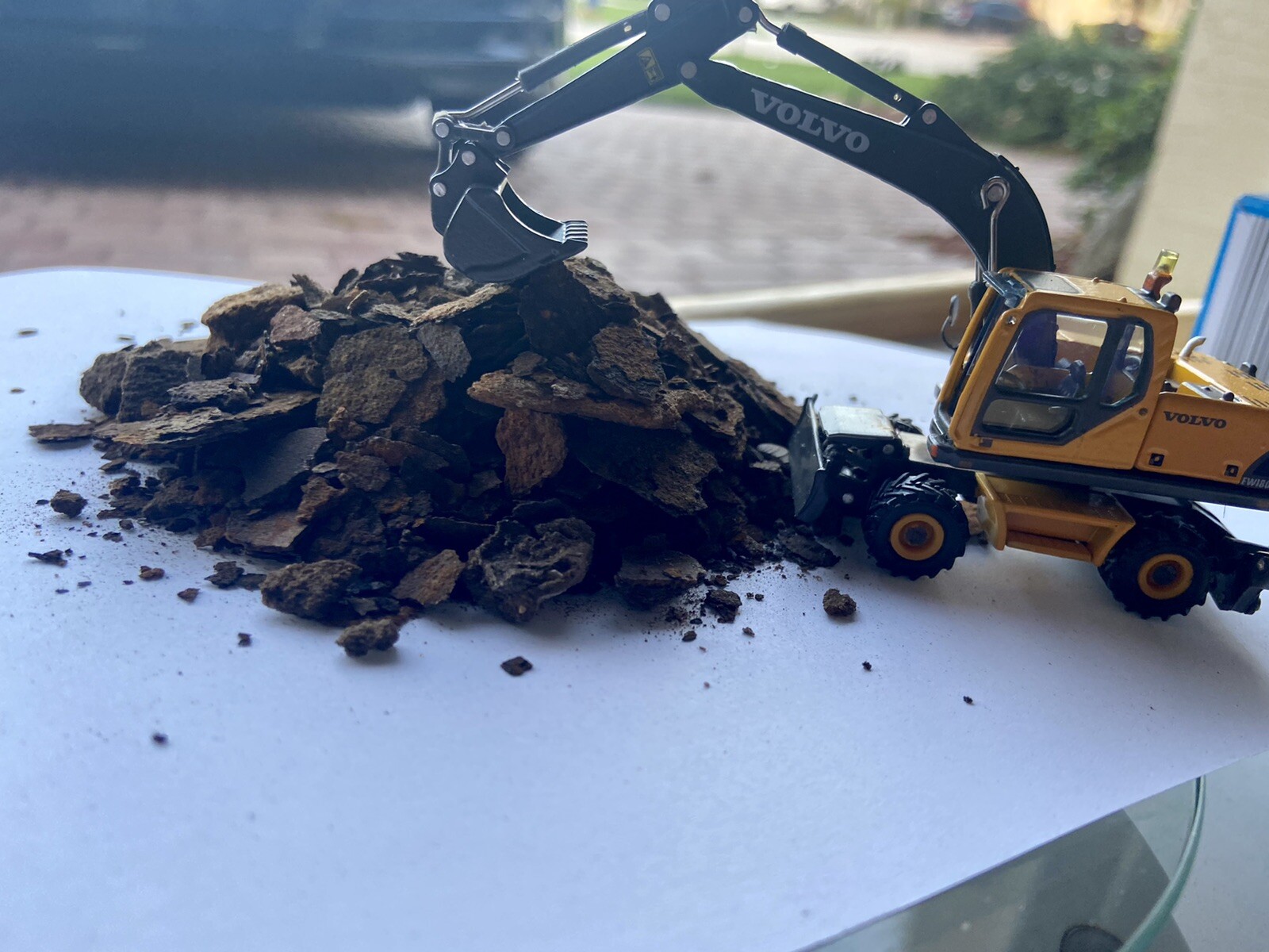 HO Scale Rust Each Bag Has 4oz Of A Mix Of Chips And Fine Rust Enough For 4 Cars