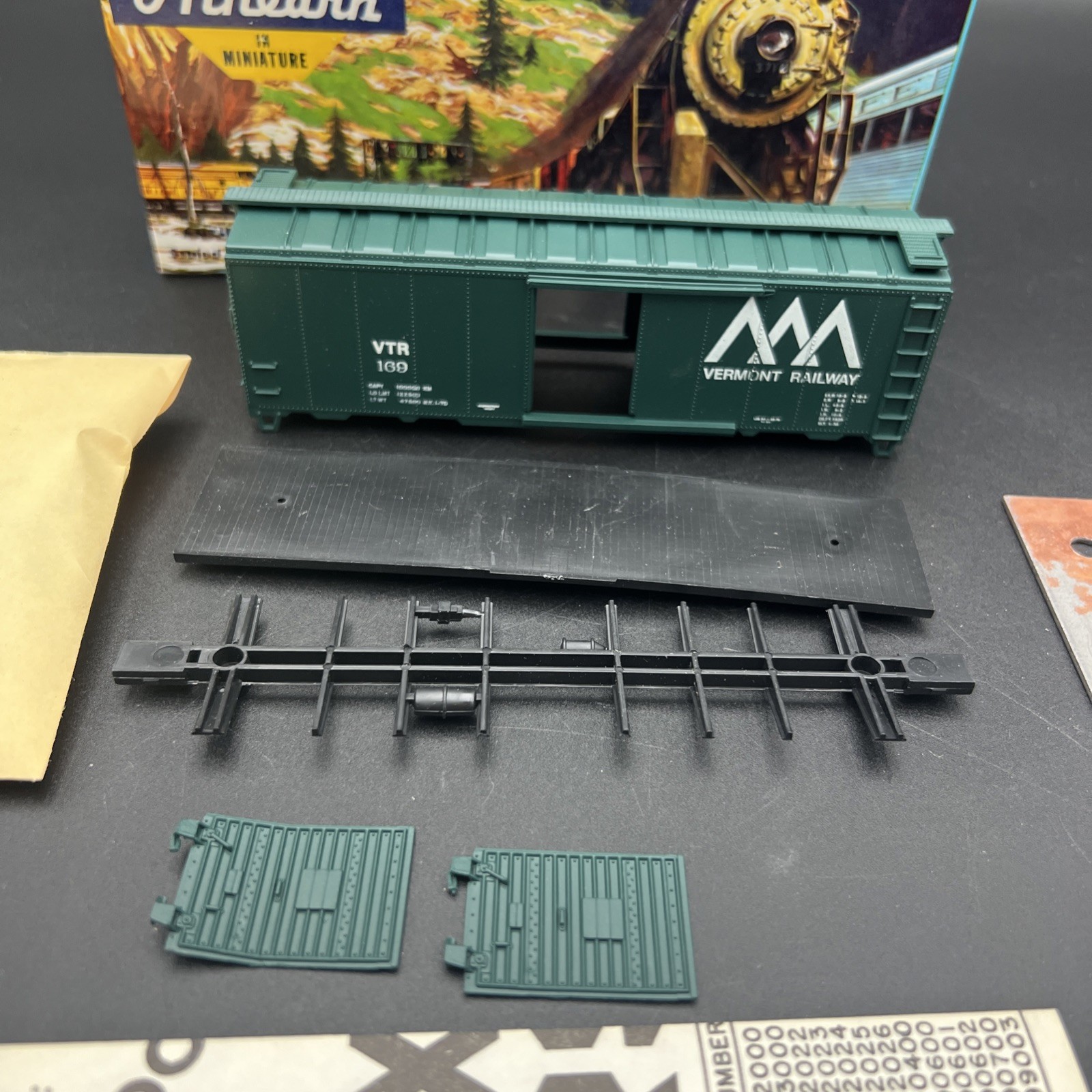 Athearn Blue Box Vermont Railway VTR 169 Green #1214 Unassembled Kit HO Scale