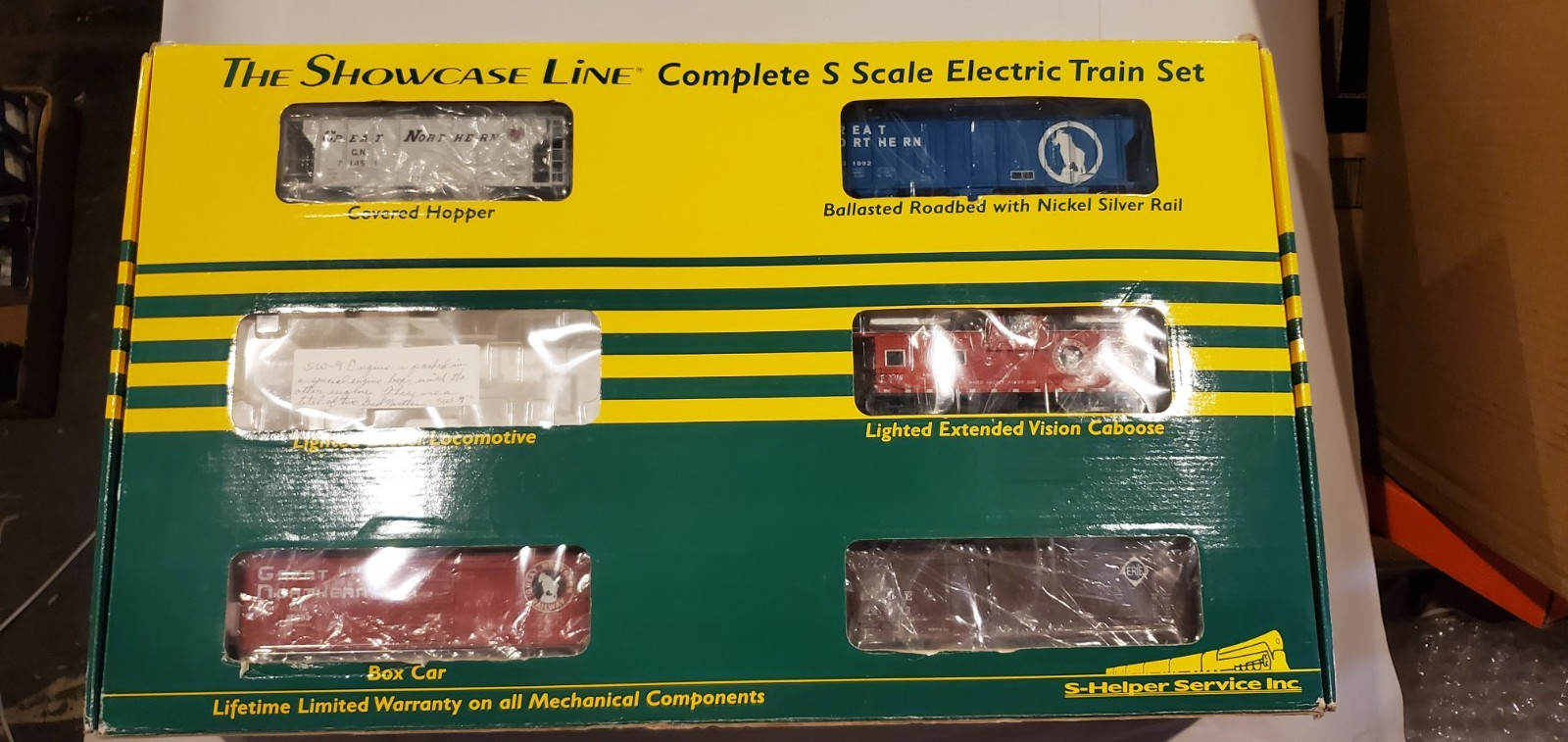 S-Helper Great Northern 6 Car freight set NO locomotive read description