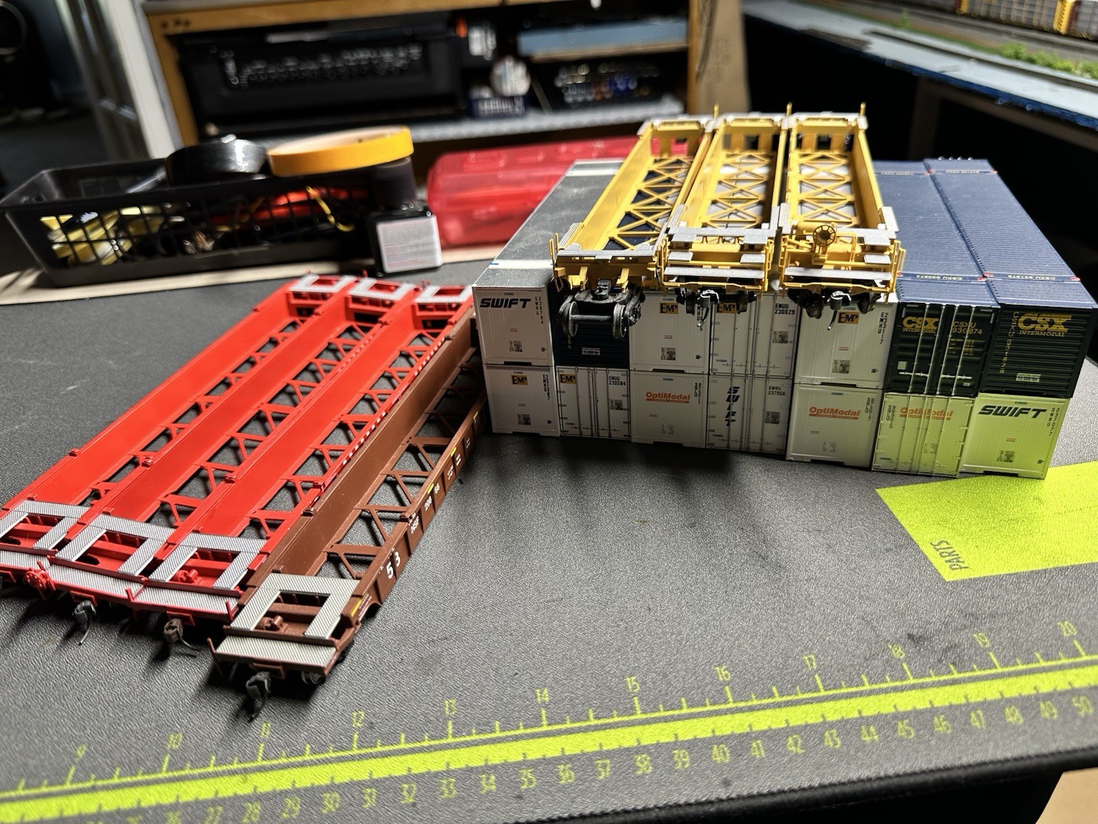7 HO Kato Walthers 53’ Well Cars & 14 53’ Containers