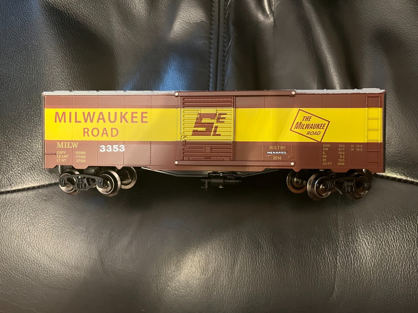 Menards Gold Line Milwaukee Road Box Car O Gauge-New Condition-No Box
