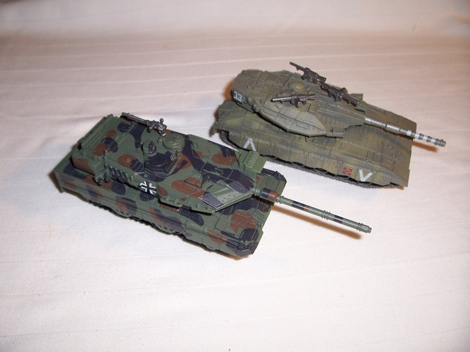 LOT#847 TWO ARMY TANK REPLICAS – O SCALE? EACH IS 4.25 INCHES W/FANTASTIC DETAIL