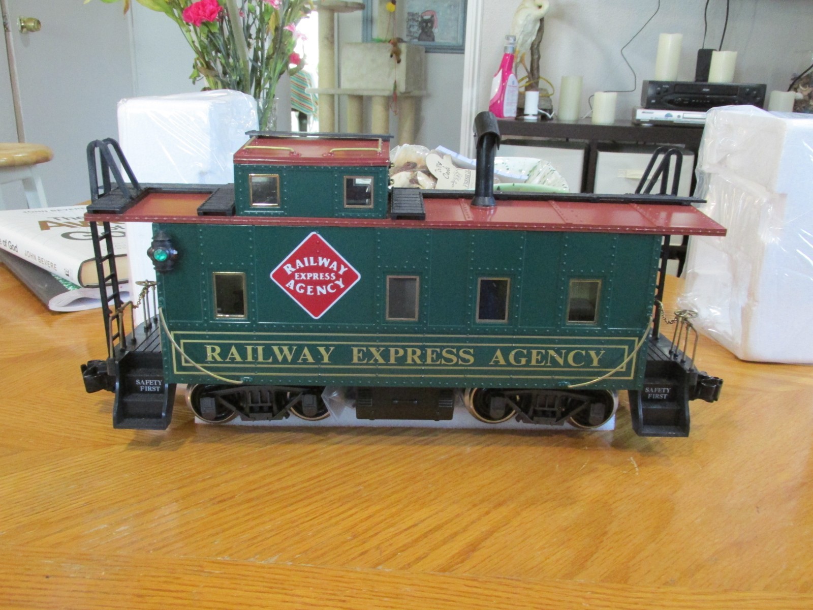 Lot-567 REA 12105 Railway Express Agency NEW