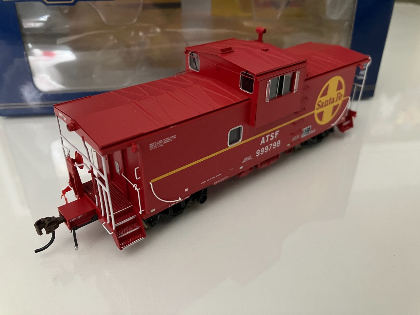 ATHG78378 Athearn Genesis Santa Fe Wide Vision Caboose #999798 w/Tsunami Sound