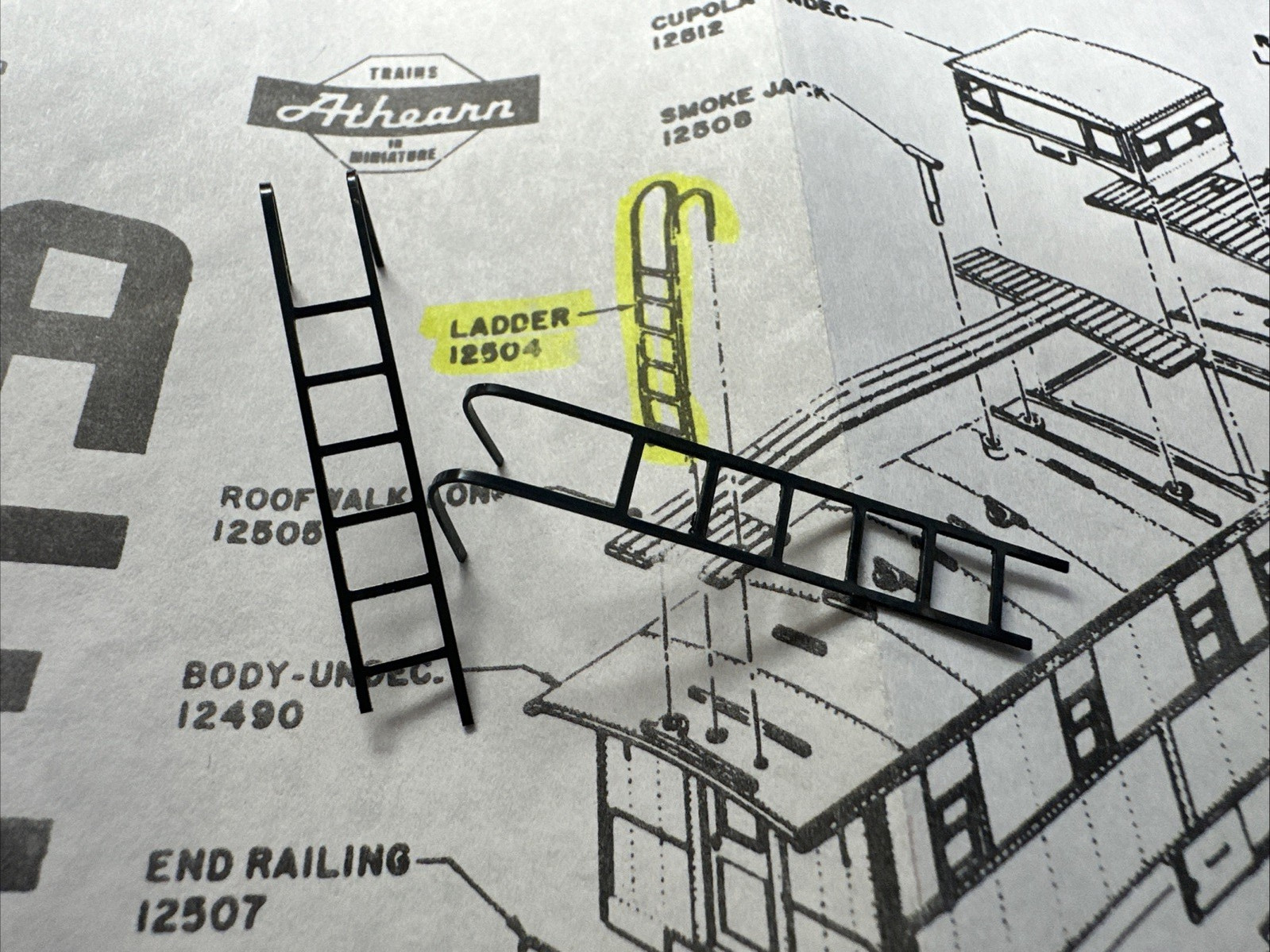 Athearn HO Scale Caboose Parts – #12504 Caboose Ladders (Metal) 1 Pair NOS!