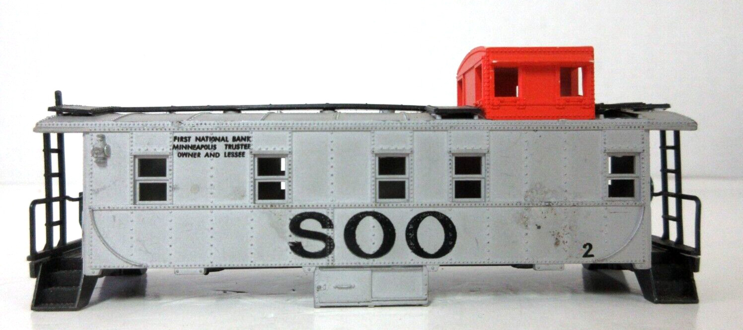 ROCO HO Scale SOO Line Orange/Silver Caboose Model Freight Train Car