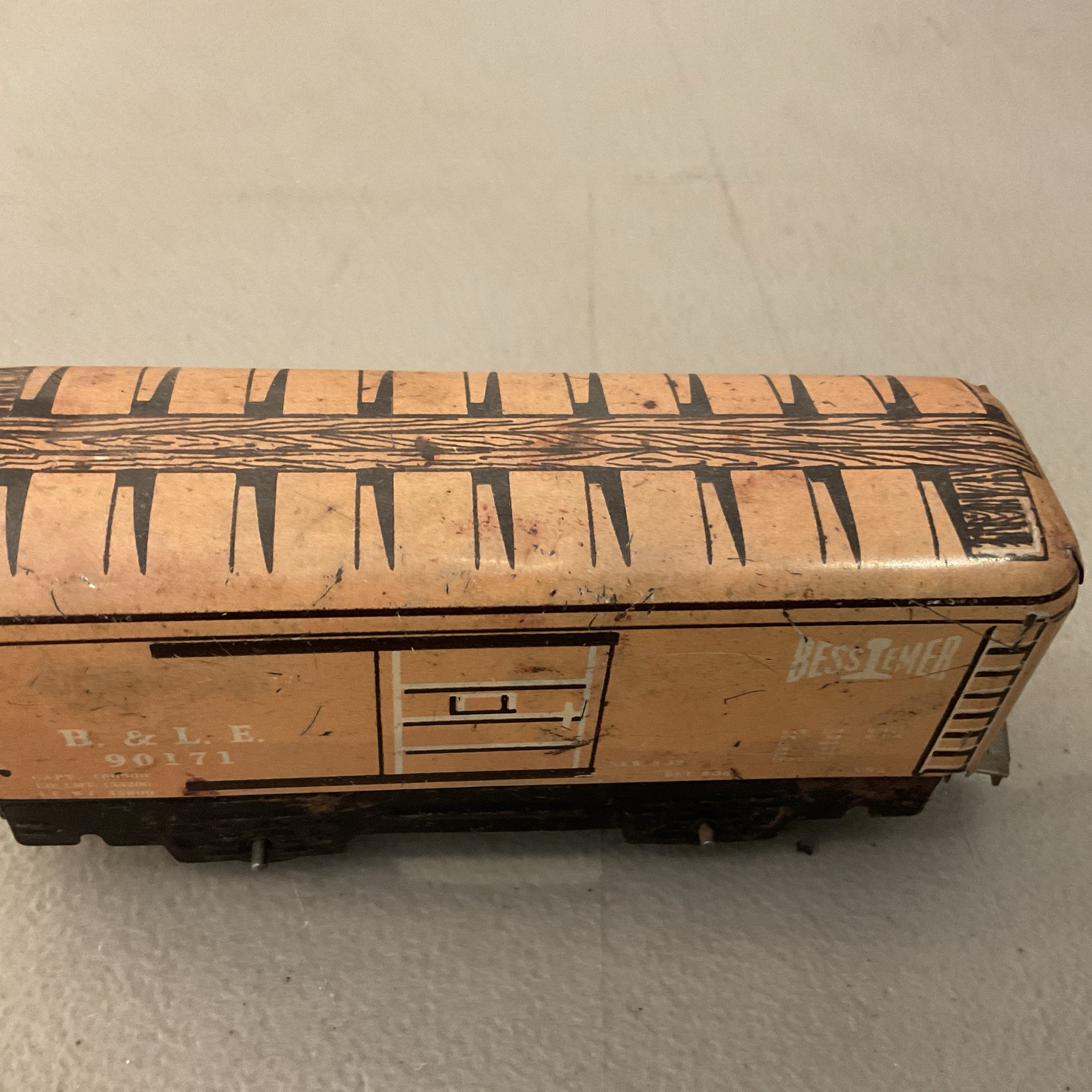 Marx 6″ 4 Wheel B&LE Bessemer 90171 Boxcar Orange Tab & Slot Couplers