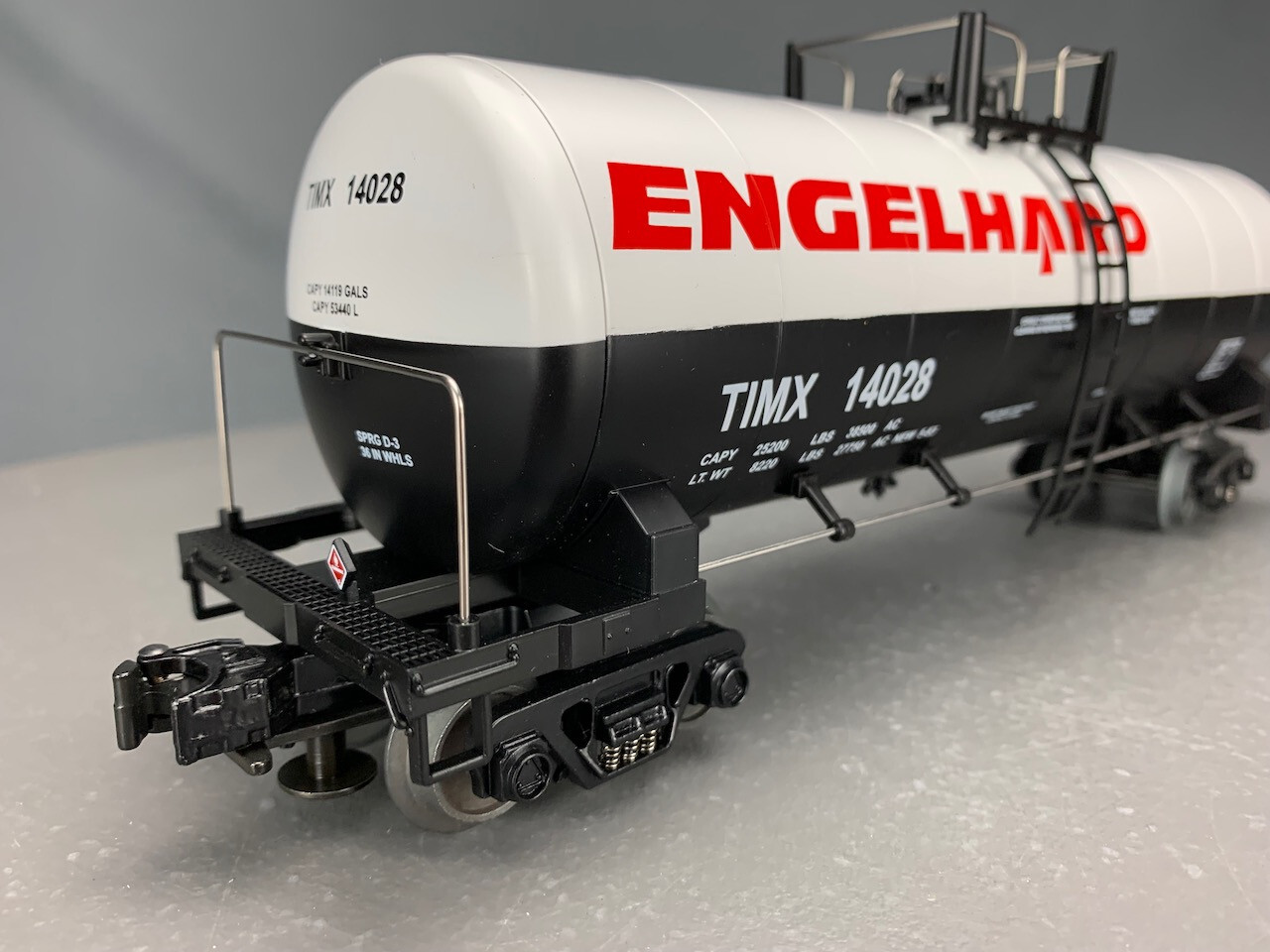 O Gauge MTH 20-92013 Engelhard Chemical Tank Car #14028 O512