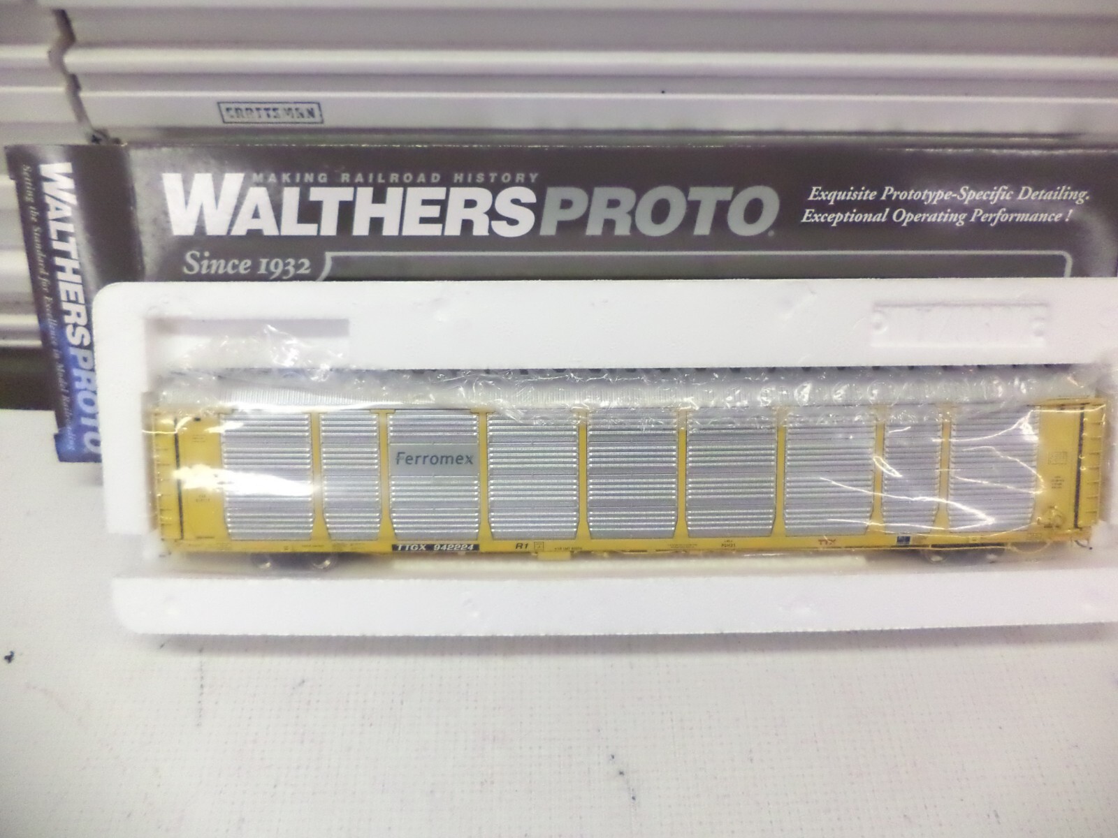 Walthers Proto Ho 920-101359, 89′ Bi-Level Auto Carrier, Ferromex 942224